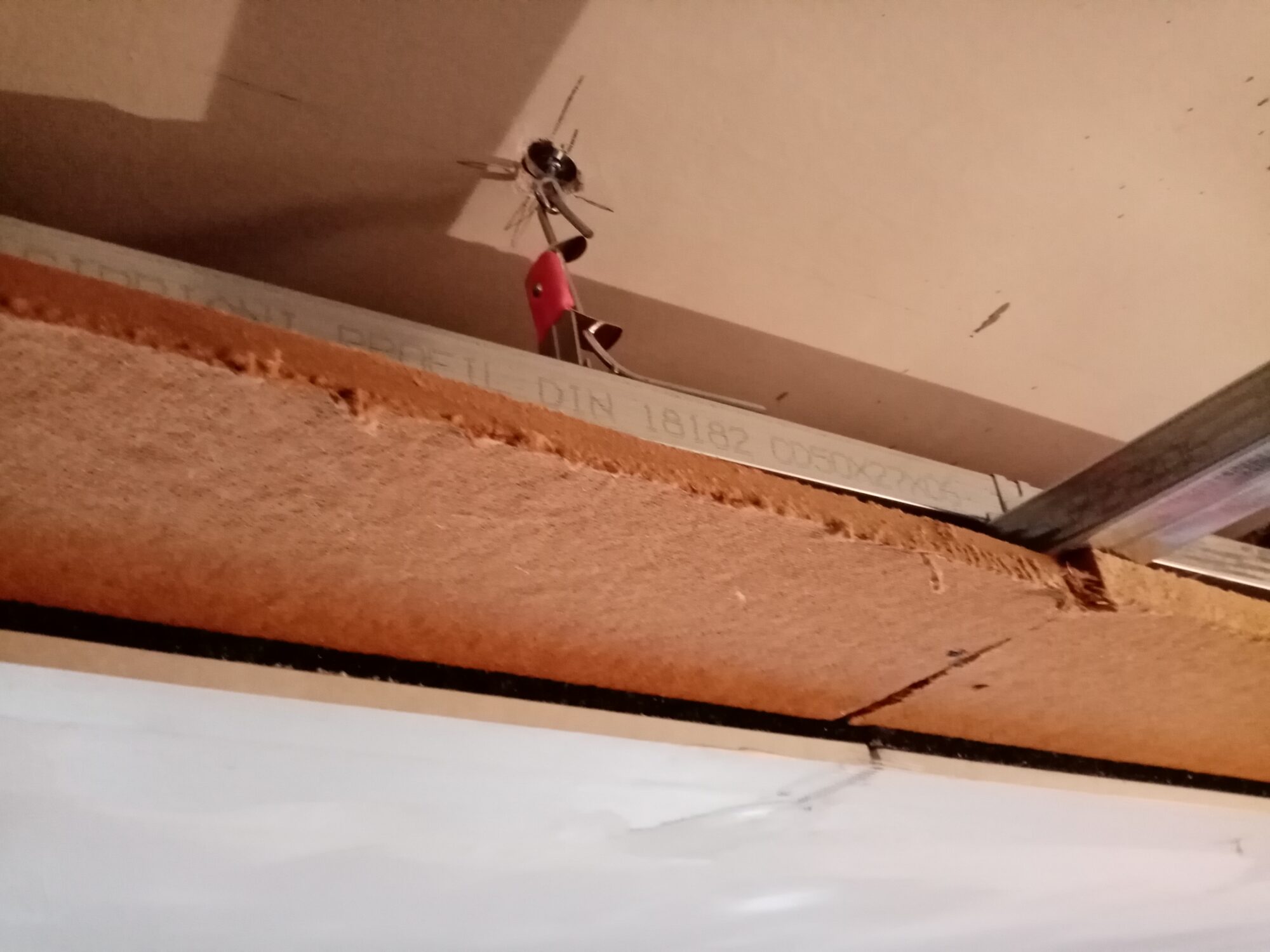 Isolamento Acustico Soffitto: Come Insonorizzare un Soffitto Efficacemente  